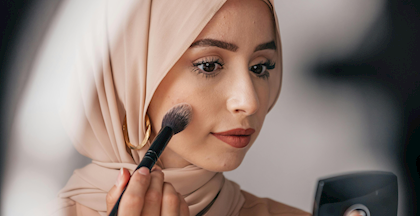 Få ny inspiration til din makeup - uanset om du er til det simple eller overdådige