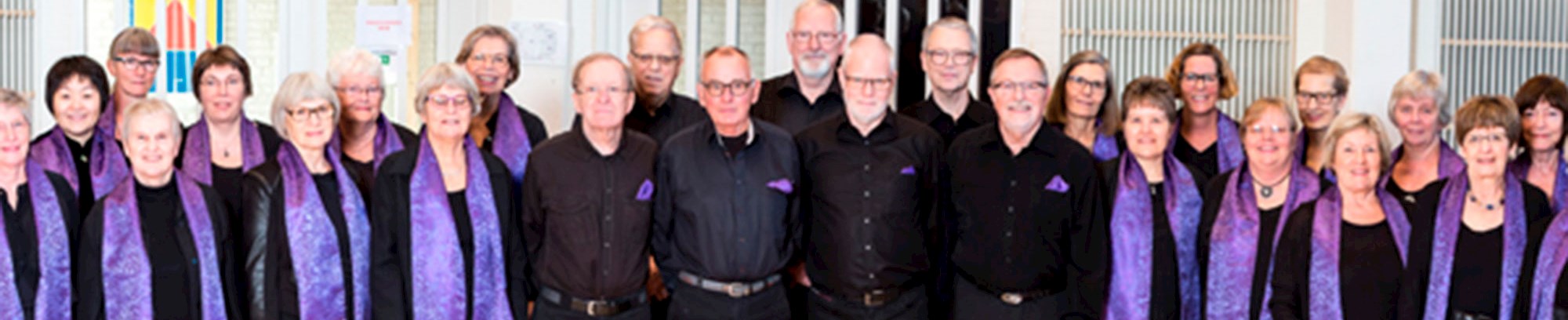FOF Sønderjylland Danebodkoret kor af mennesker klædt i sort