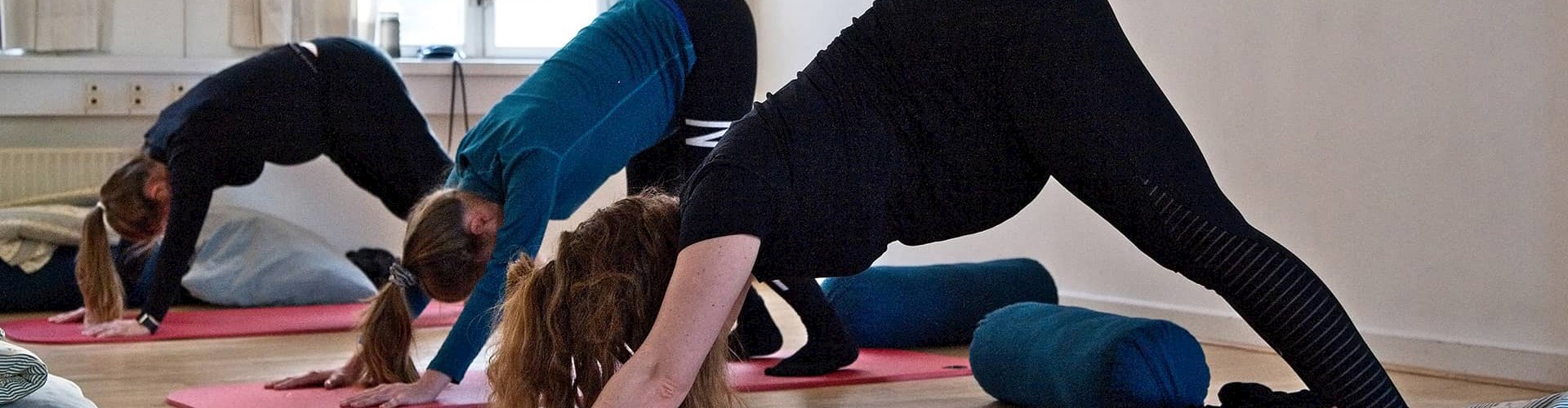 Yoga og pilates for gravide ved FOF Århus i Fødselshuset, underviser Mette Axel Petersen