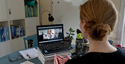 Kursister til online undervisning med Zoom i FOF Aarhus