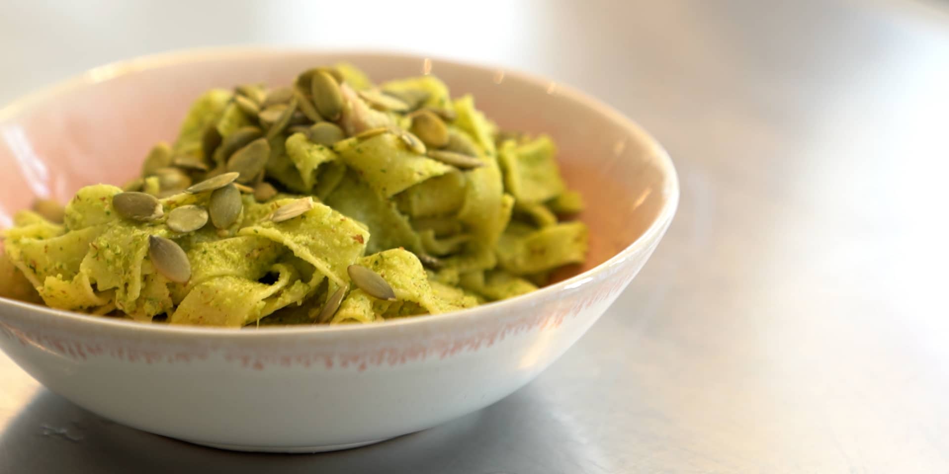 Pasta med butterbeans og pesto opskrift fra FOF Inspiration