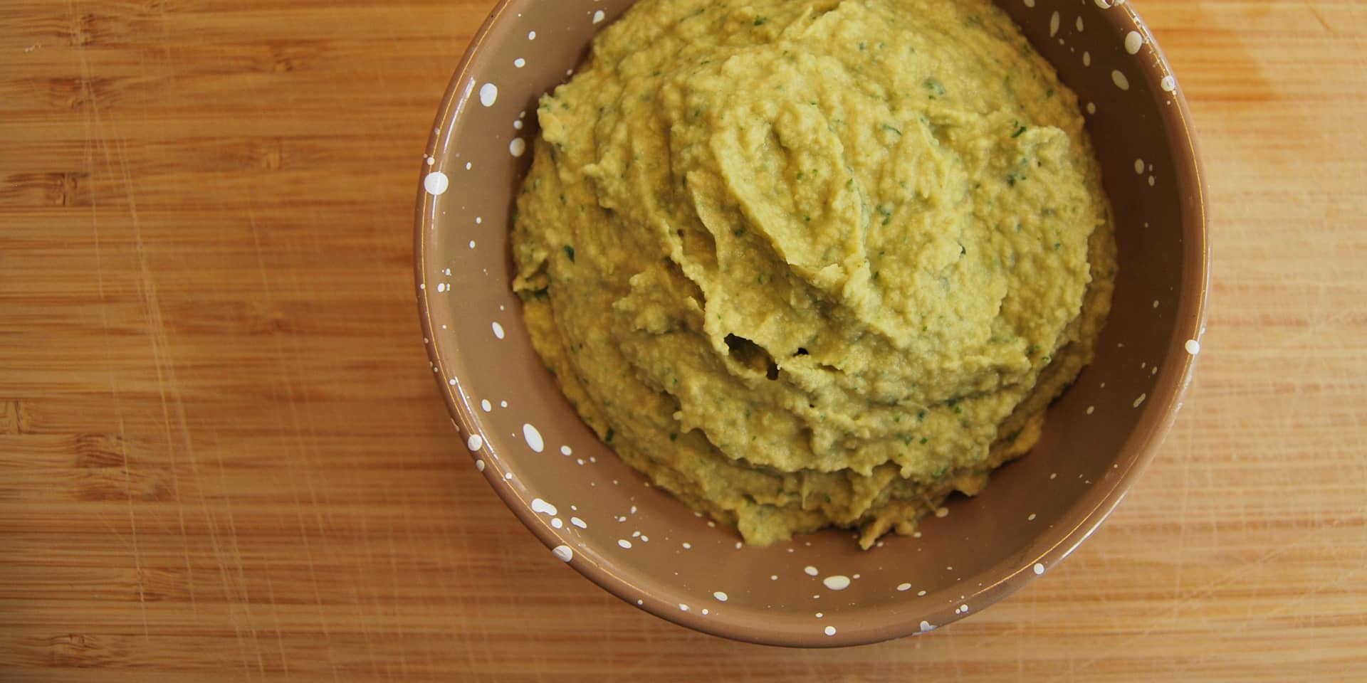 Opskrift på hummus fra broccolistok på FOF Aarhus' inspirationsside