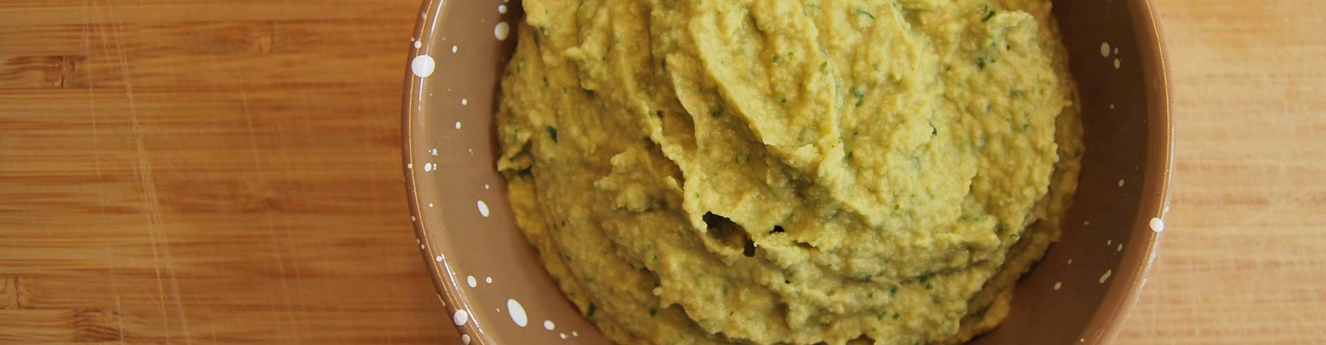 Opskrift på hummus fra broccolistok på FOF Aarhus' inspirationsside