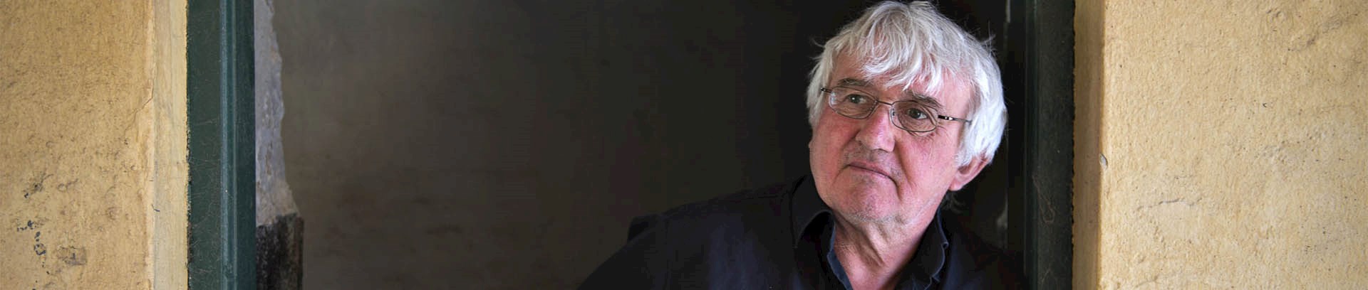 Henning Frandsen, f. 1953, er historiker, foredragsholder og journalist.