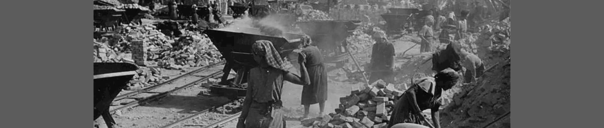Trümmerberge - ruindyngerne efter den 2. verdenskrig. Foto Kolbe 1947