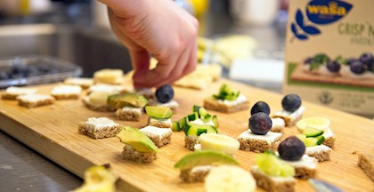 Hapsere med ost, avocado og druer. Minimaker-kursus i FOF Aarhus.