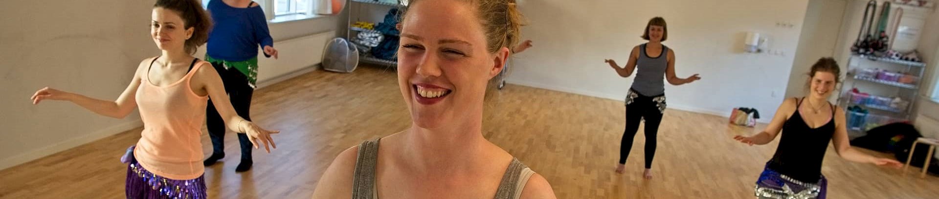 Kursus i mavedans ved FOF Aarhus, underviser Tanja Mejer