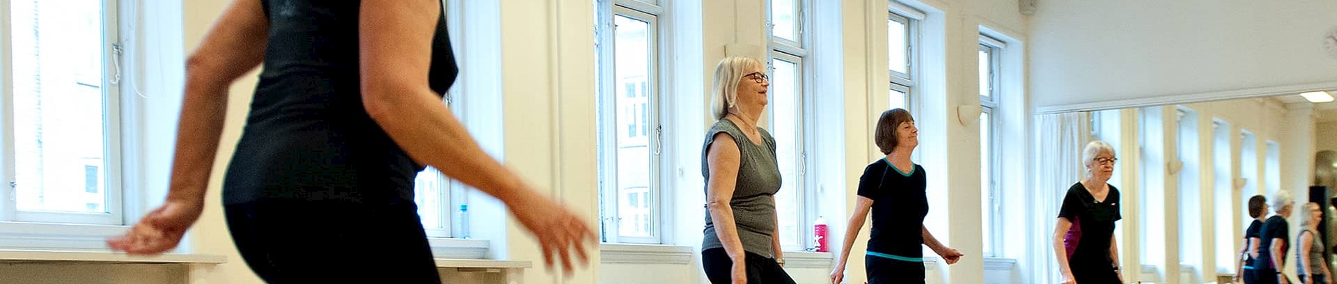 Kursus ved FOF Aarhus ' Sundhedstræning 60+' ved underviser Agnete Salomonsen