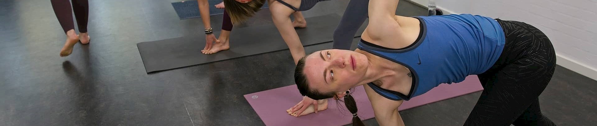 ashtanga yoga med Lousin | Niveau 1 | FOF Århus