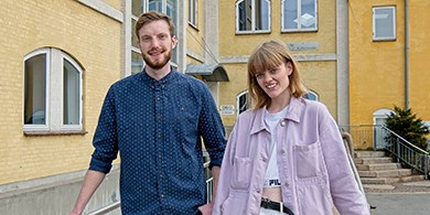 Musikundervisere ved FOF Aarhus Niels Langeland Jensen og Caroline Fjerbæk Olsen anbefaler Dit Intensive Musikkursus (DIM)
