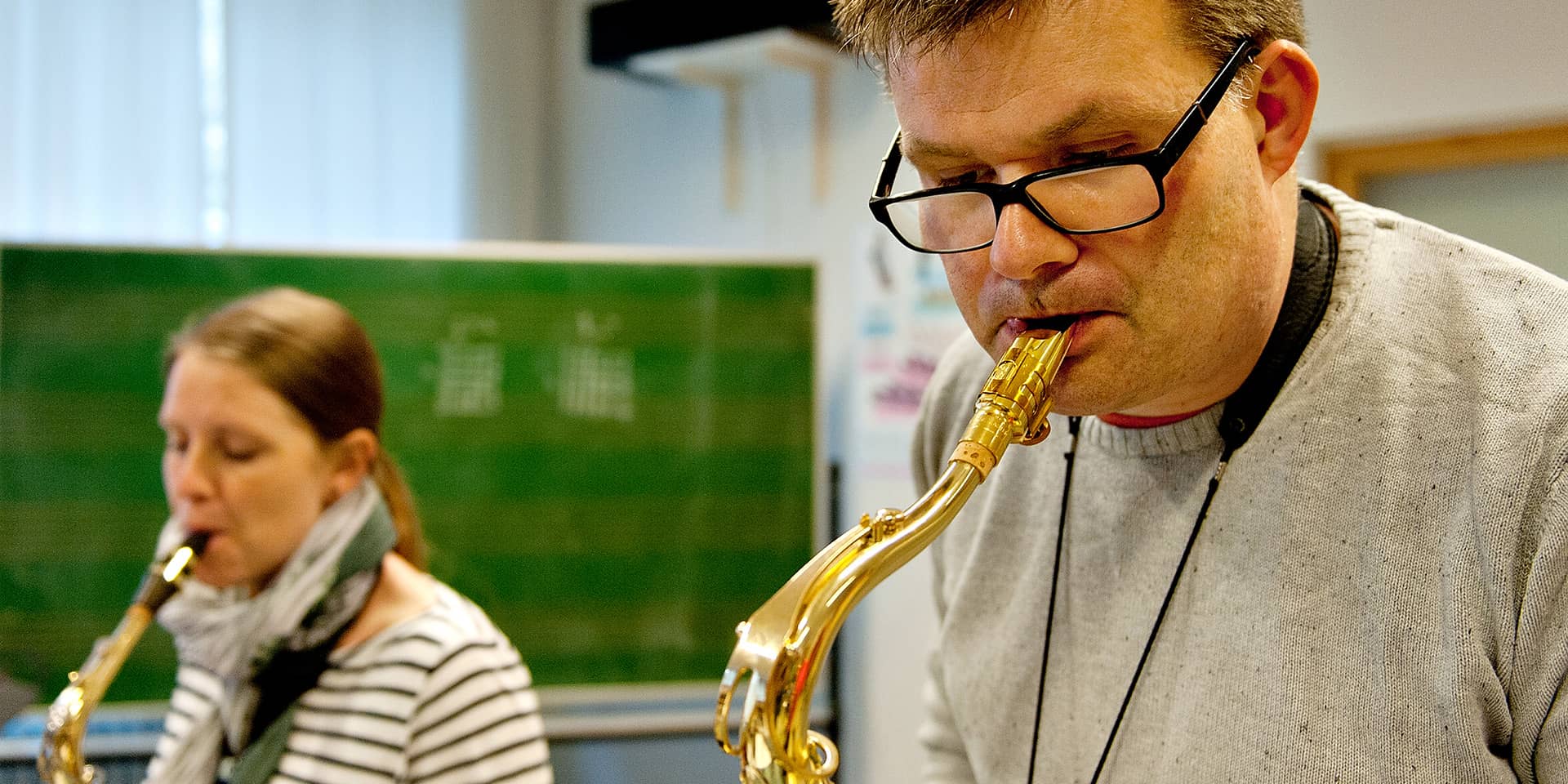 Billede af kursist og underviser Harry Arvidsen, klarinetundervisning ved FOF Aarhus.