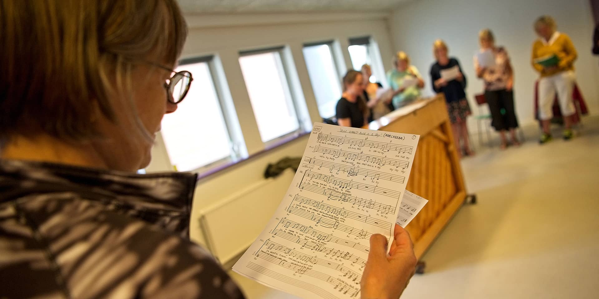 FOF Aarhus' Rytmiske sommerkor, under ledelse af Birgitte Mortensen.