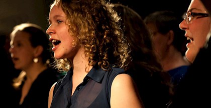Kvinder der synger i kor ved FOF Aarhus