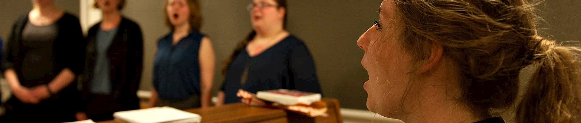 Sangundervisningstime ved FOF Aarhus underviser Birgitte Mortensen