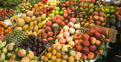 Billede af frugtmarked i Spanien