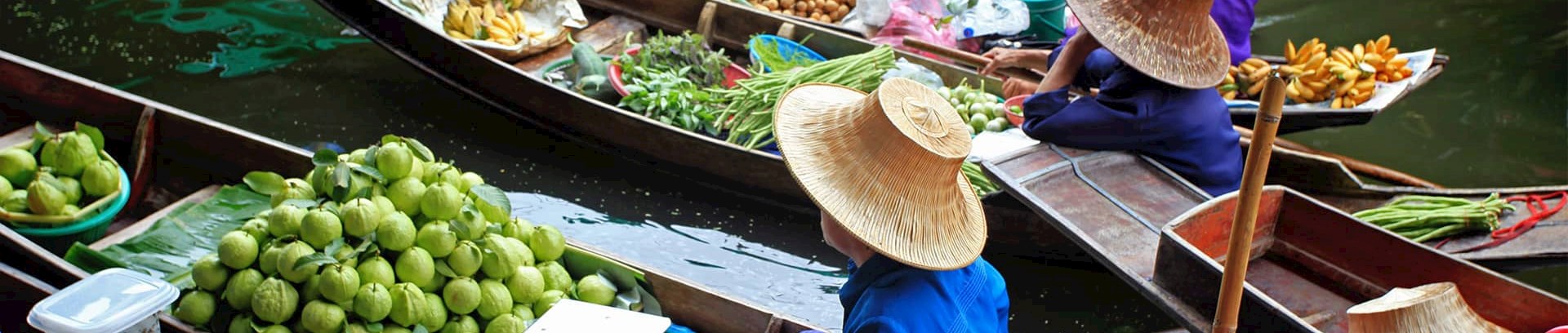 Billede af både med fragt af grøntsager og frugt i Bangkok, Thailand