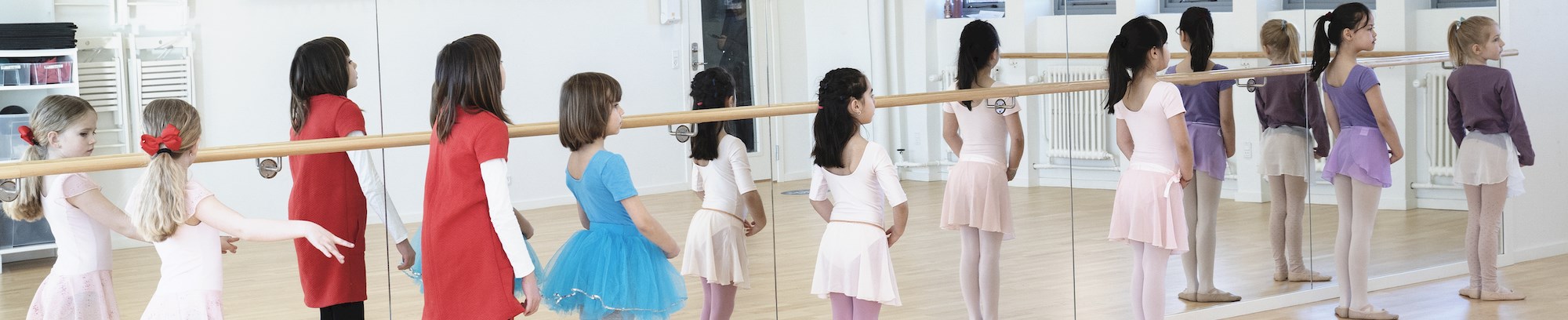 billede af børn til balletundervisning