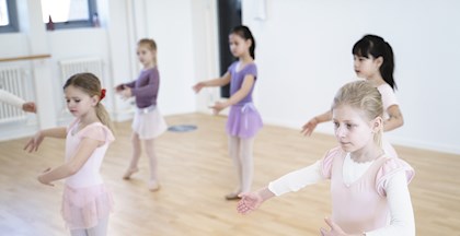 billede af 5 piger til balletundervisning