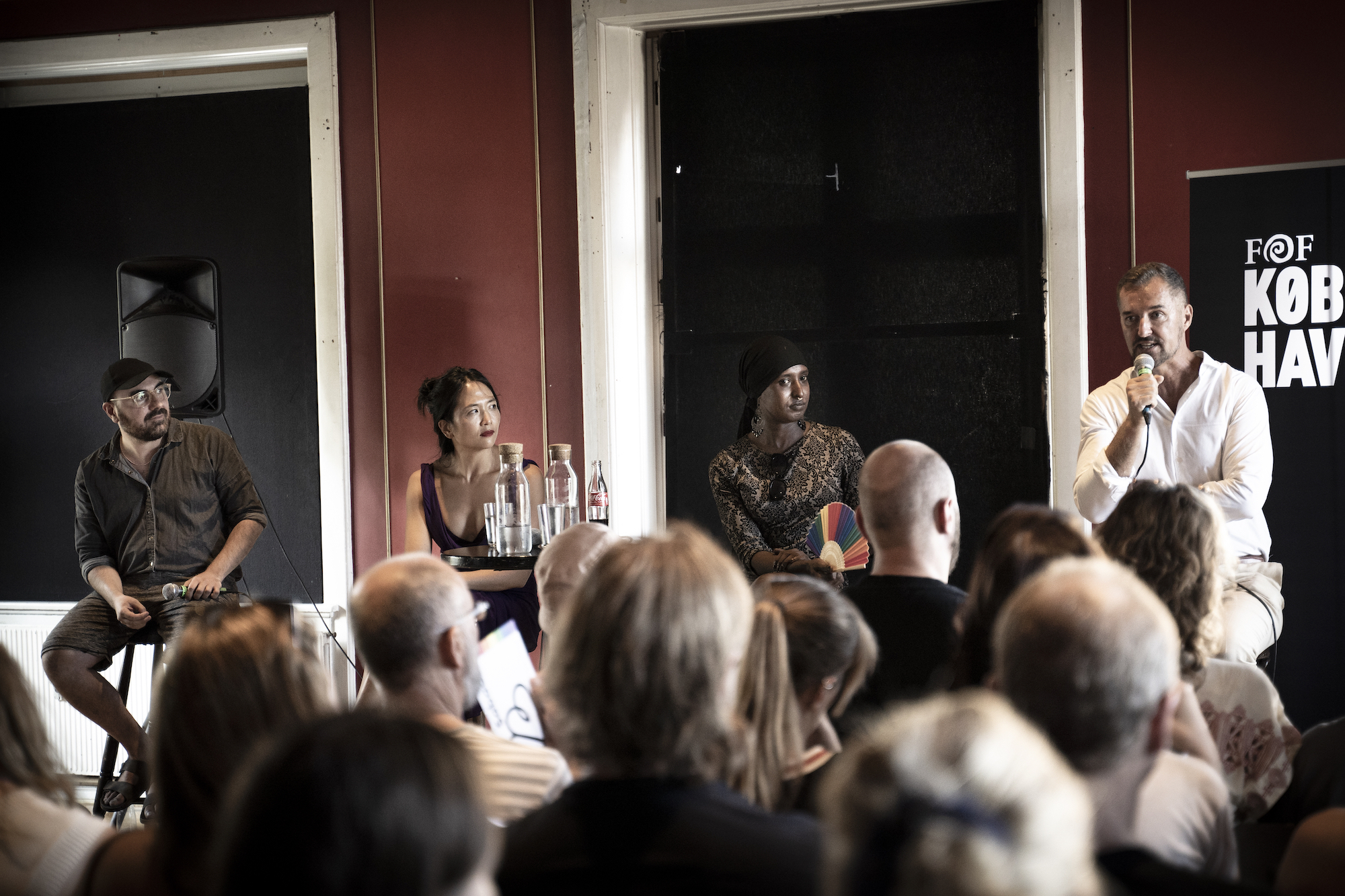 Foto fra fahads forsamlingshus i Husets teater