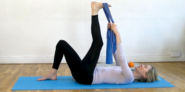 Prøv gratis yoga øvelse med underviser Heidi Myhre