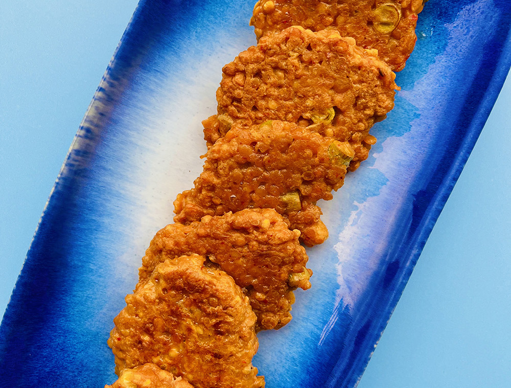 Røde thai linsefrikadeller
