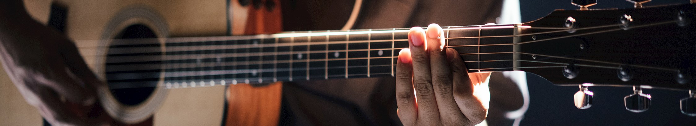 Lær at spille guitar hos FOF København