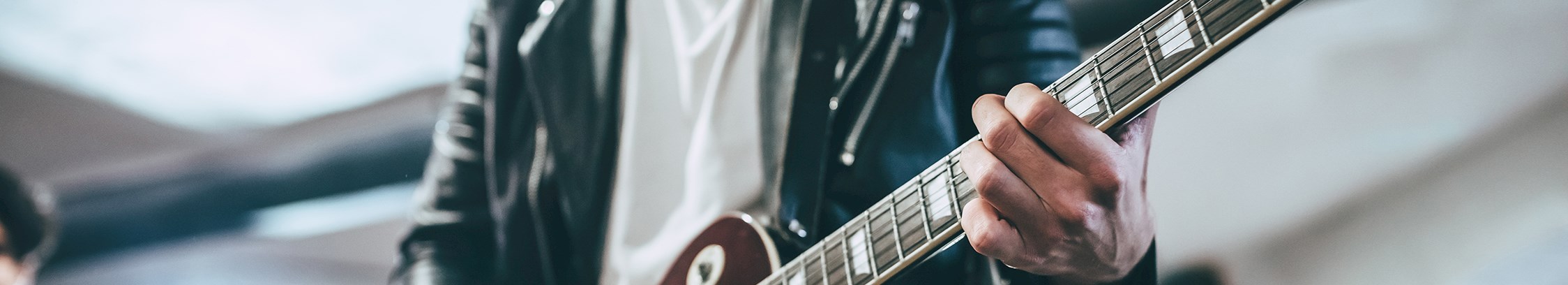 Lær at spille guitar hos FOF København