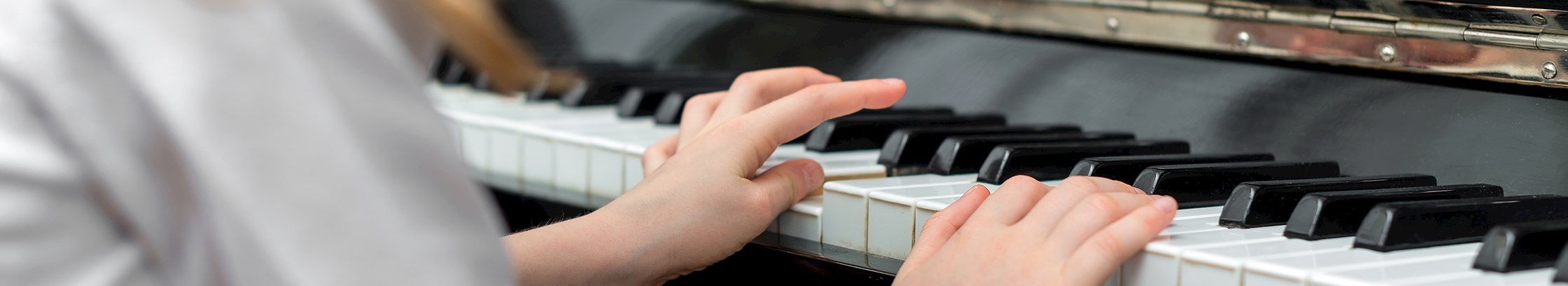 Kursus og hold i klaver eller keyboard hos FOF København