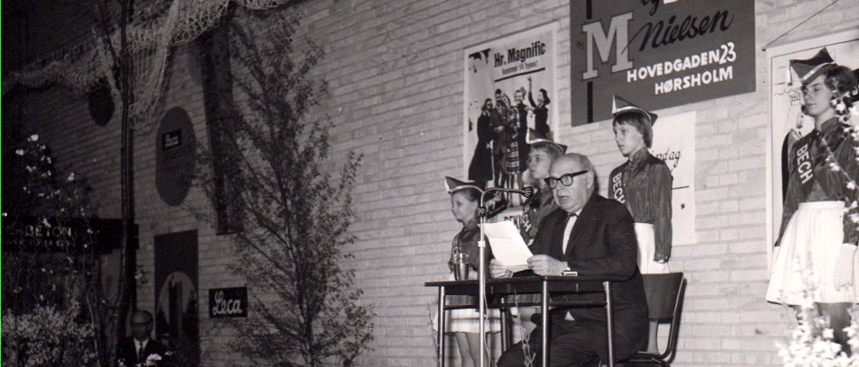 foredrag om Poul Henningsen