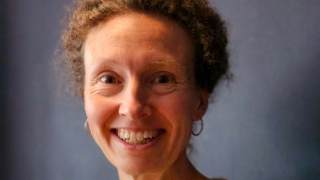 Karin Almer Nielsen underviser hos FOF