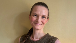 Sol Hallset underviser hos FOF