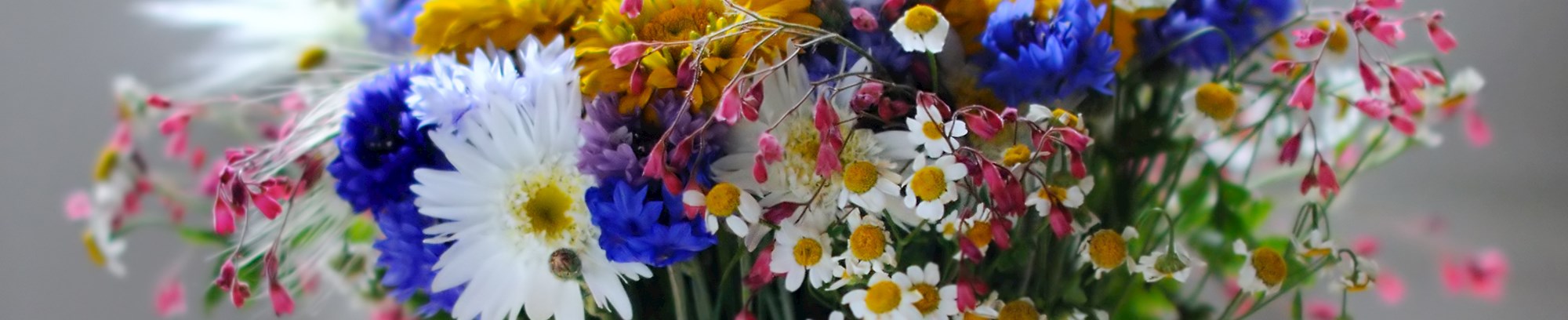 Lær at lave smukke og vilde forårsbuketter på kursus i blomsterbinding hos FOF Nordsjælland