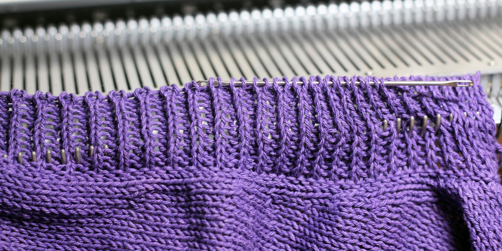 Lær at strikke på strikkemaskine i FOF Nordsjælland