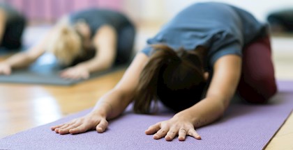 Hensyntagende yogakurser hos FOF