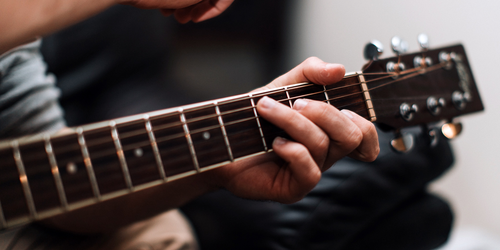 Lær at spille guitar hos FOF Nordsjælland