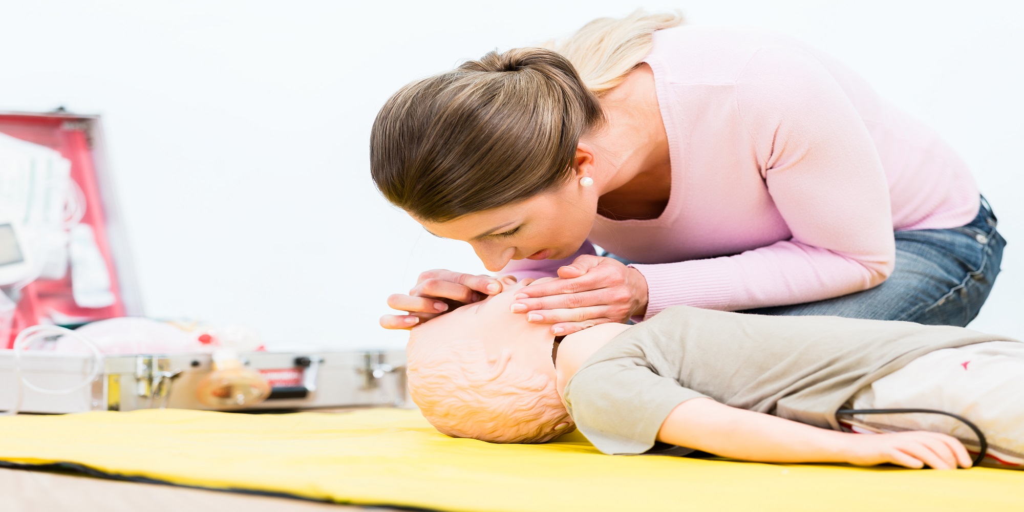 Kom på kursus og lær basal førstehjælp til din baby eller barn, FOF Nordvestjylland Holstebro
