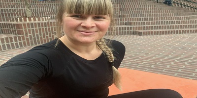Charlotte underviser i yoga, holder workshops og foredrag om krop, psyke og sind i Holstebro