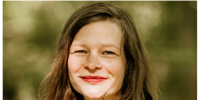 Katrine underviser i keramik i Vinderup