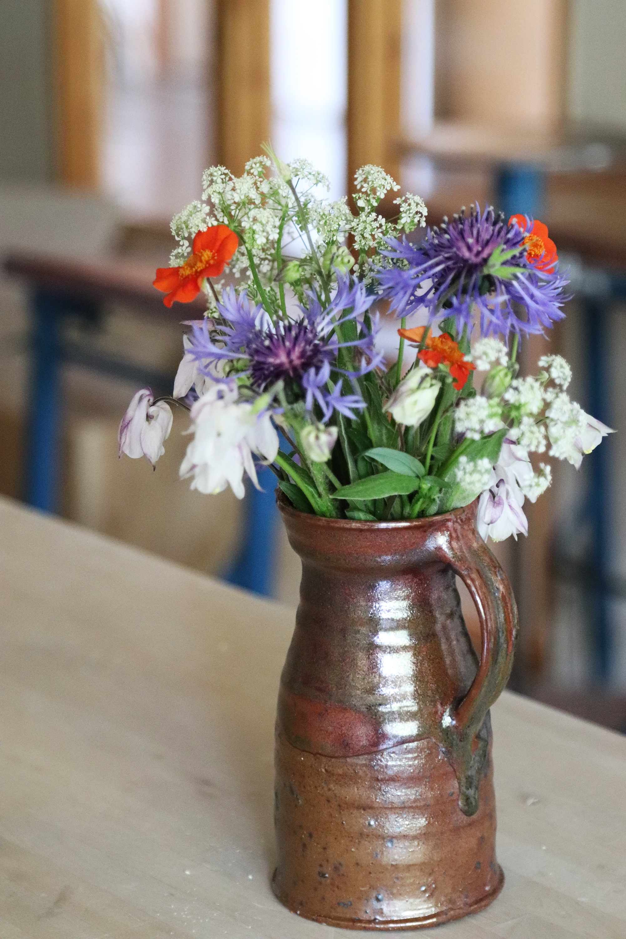 keramik vase med blomster sommer FOF huset J. V. Martins Plads
