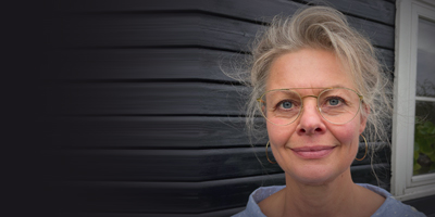Nina Fink Isaksen underviser i yoga hos FOF Sønderborg