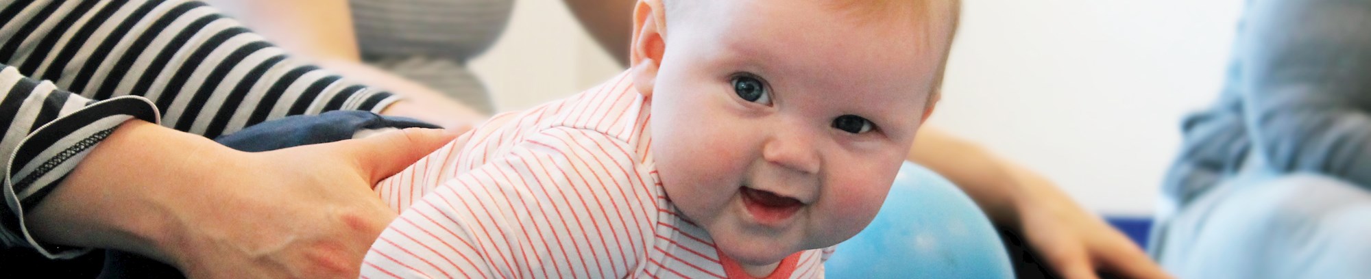Babygymnastik og babymotorik 6-10 måneder i FOF