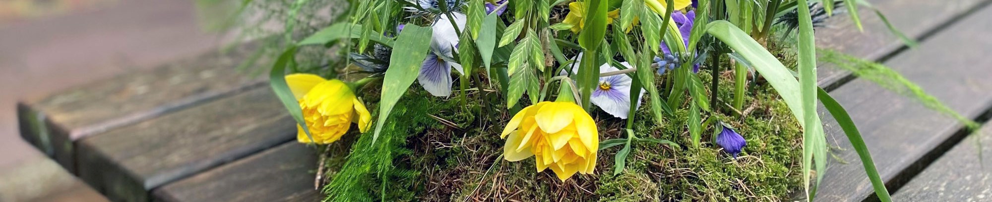 Lær at lave smukke påskebuketter og påskedekorationer på kursus i blomsterbinding