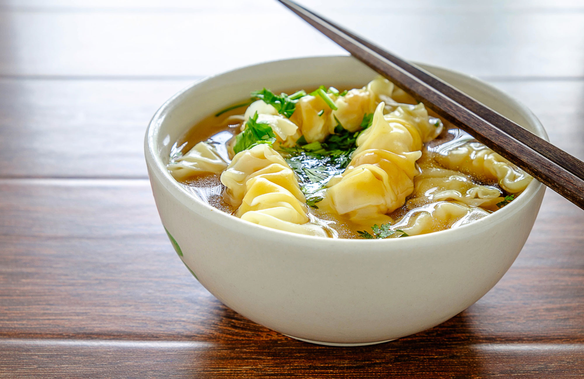 Lav pekingsuppe, majssuppe og wontonsuppe hos FOF