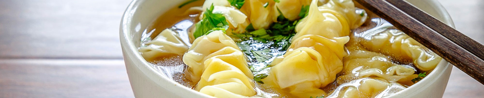 Lav pekingsuppe, majssuppe og wontonsuppe hos FOF