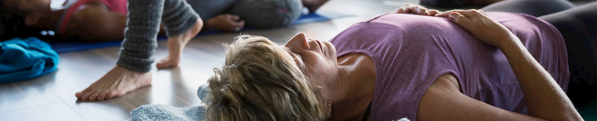 Restorativ yoga med NADA - FOF Vest