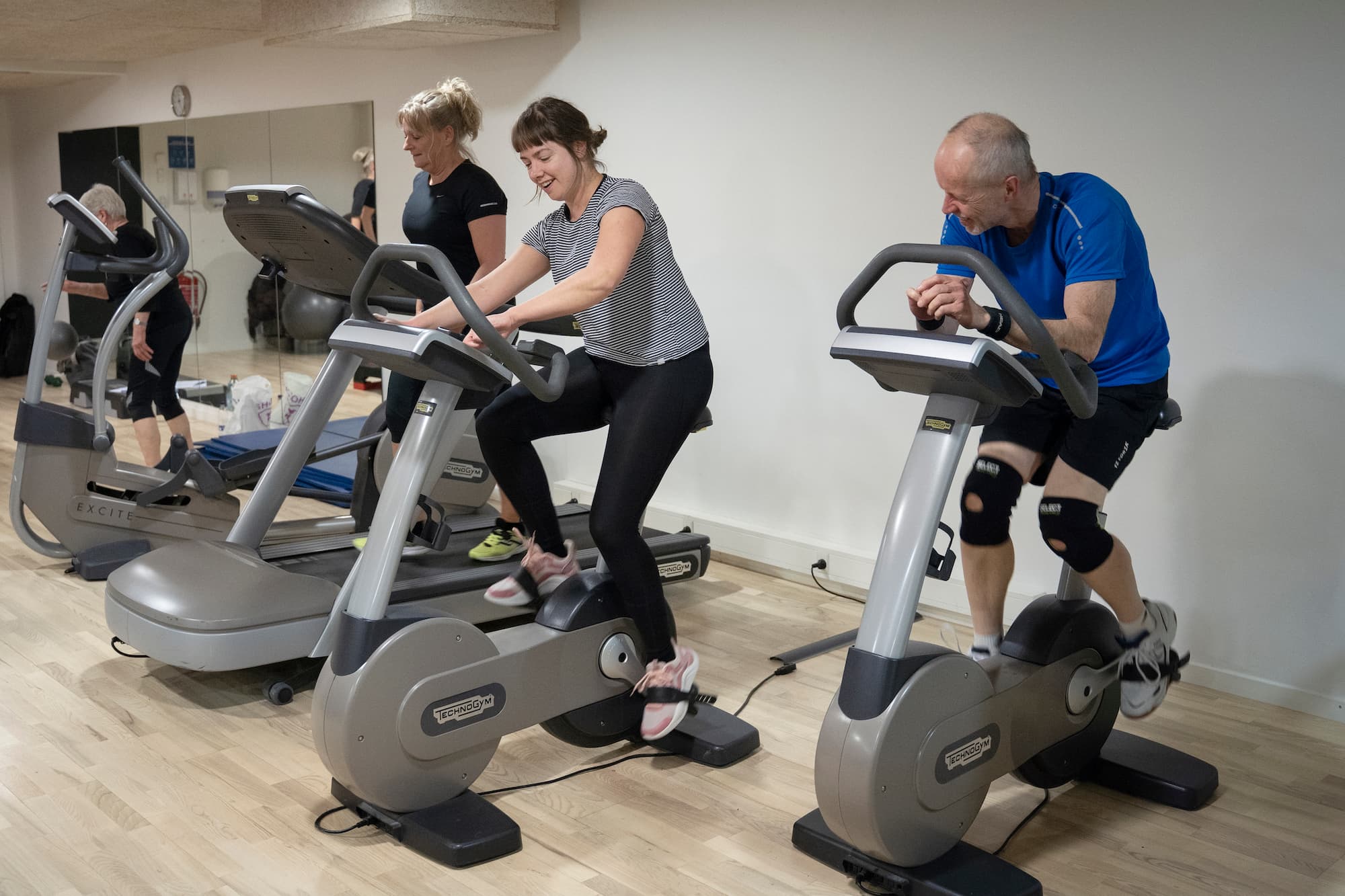 FOF København og Nordsjælland udbyder et bredt udvalg af kurser inden for motion, dans og yoga