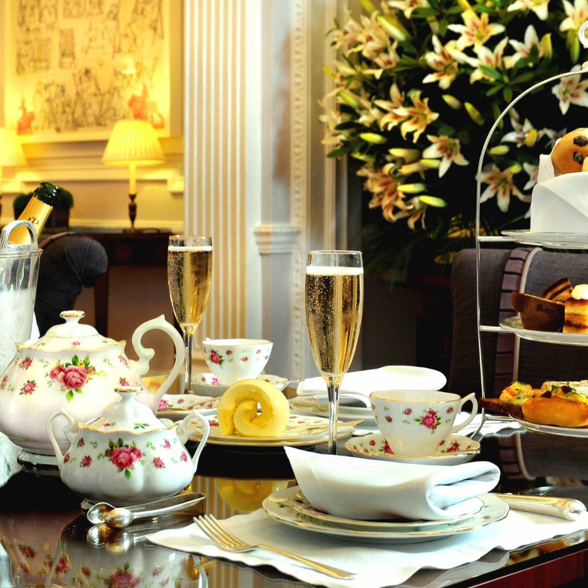 Krug Afternoon tea med rundvisning på Hotel D'angleterre.jpg
