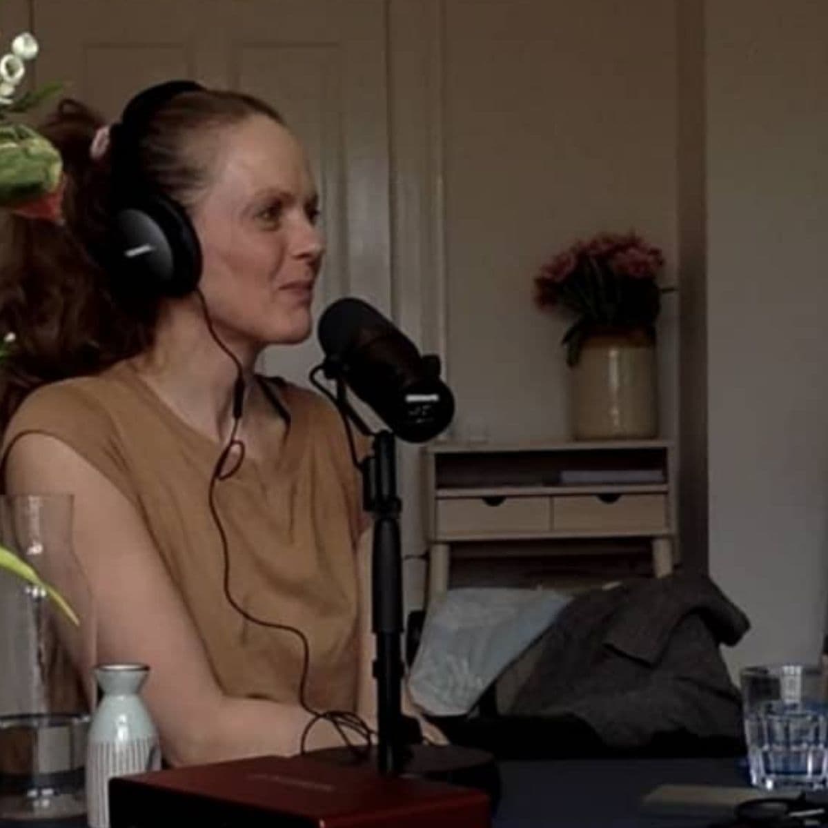 fysioterapeut, iværksætter, underviser og forfatter Elin Solheim