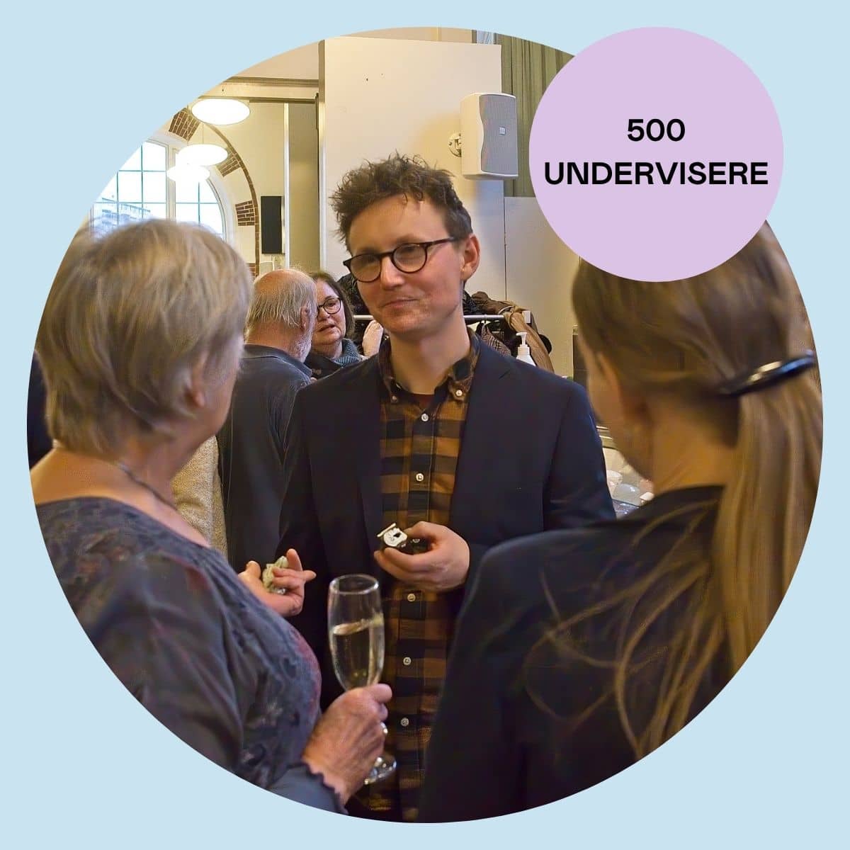 I FOF Aarhus har vi ca. 500 undervisere og foredragsholdere