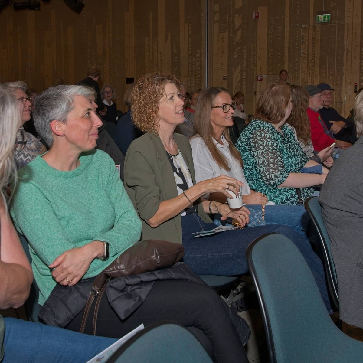 Publikum til et foredrag på FOF Aftenskolen Aarhus